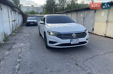 Седан Volkswagen Jetta 2018 в 