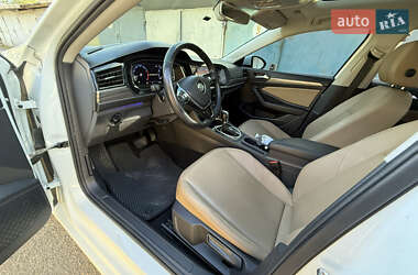 Седан Volkswagen Jetta 2018 в 