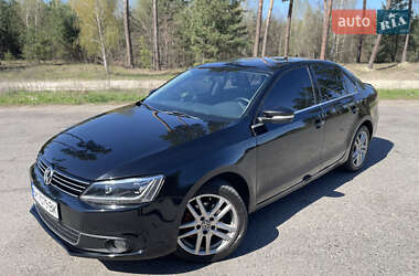 Седан Volkswagen Jetta 2012 в Охтирці