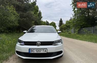 Седан Volkswagen Jetta 2014 в 
