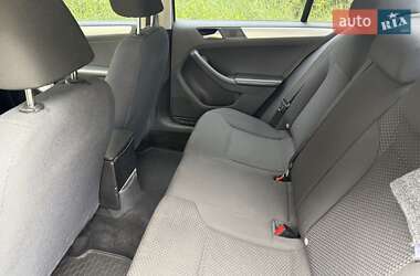 Седан Volkswagen Jetta 2014 в 