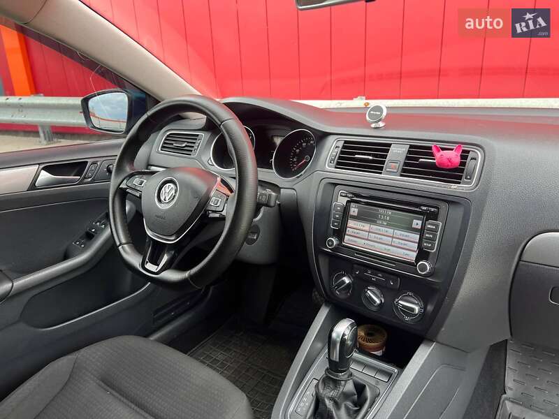 Седан Volkswagen Jetta 2014 в Києві