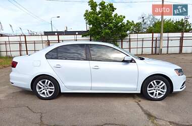 Седан Volkswagen Jetta 2017 в Киеве