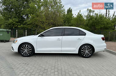 Седан Volkswagen Jetta 2015 в 