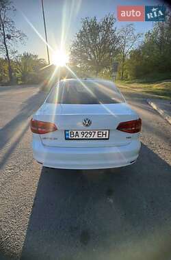 Седан Volkswagen Jetta 2014 в 