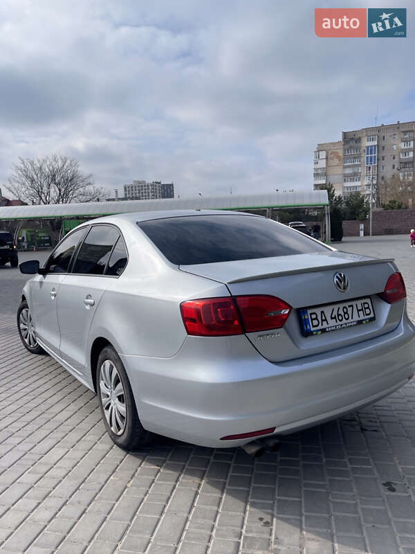 Седан Volkswagen Jetta 2012 в Кропивницком