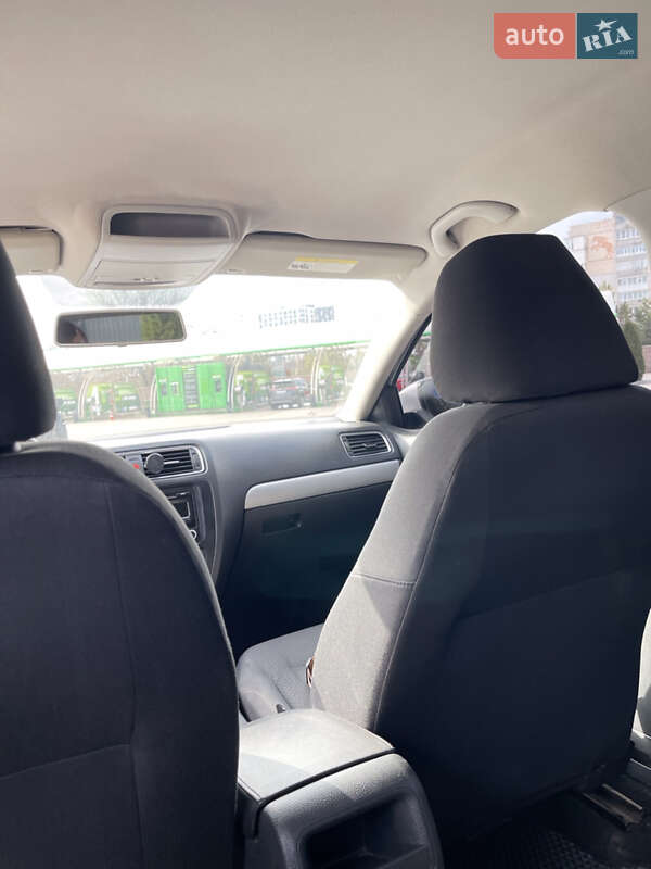 Седан Volkswagen Jetta 2012 в Кропивницком