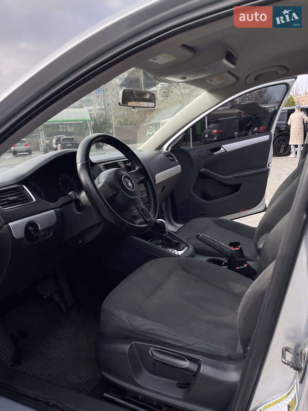 Седан Volkswagen Jetta 2012 в Кропивницком