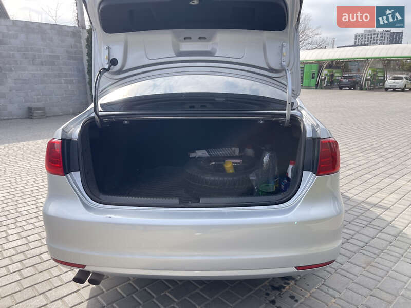 Седан Volkswagen Jetta 2012 в Кропивницком