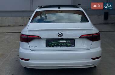 Седан Volkswagen Jetta 2021 в 