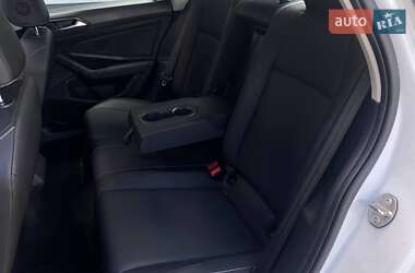 Седан Volkswagen Jetta 2021 в 