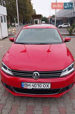 Седан Volkswagen Jetta 2012 в 