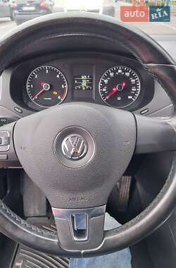 Седан Volkswagen Jetta 2012 в 