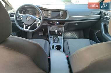 Седан Volkswagen Jetta 2018 в 