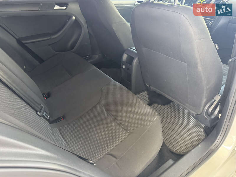 Седан Volkswagen Jetta 2013 в Одессе фото 12 Седан Volkswagen Jetta 2013 в Одессе