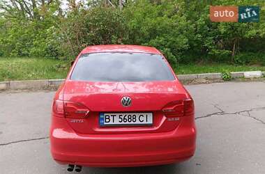 Седан Volkswagen Jetta 2011 в 