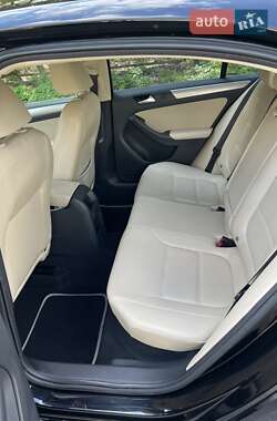 Седан Volkswagen Jetta 2017 в 