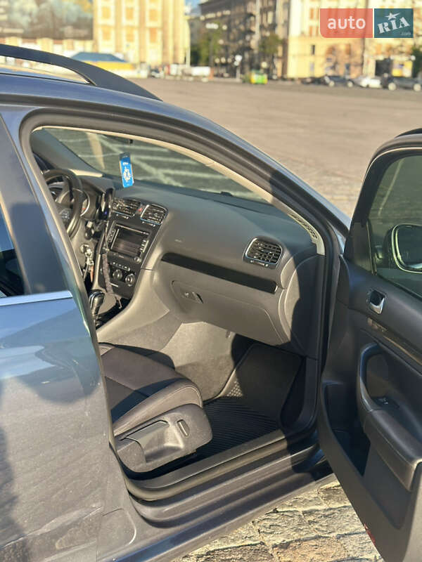 Універсал Volkswagen Jetta 2011 в Сумах