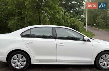 Седан Volkswagen Jetta 2014 в 