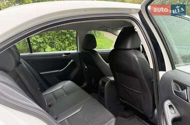 Седан Volkswagen Jetta 2014 в 