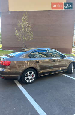 Седан Volkswagen Jetta 2013 в Чернигове