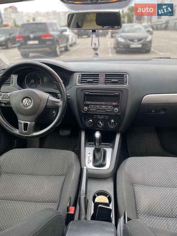 Седан Volkswagen Jetta 2013 в Запоріжжі