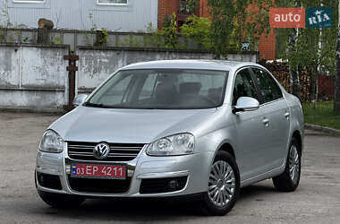 Седан Volkswagen Jetta 2009 в 