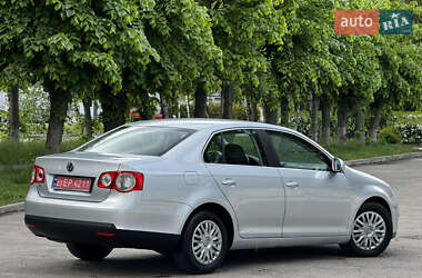 Седан Volkswagen Jetta 2009 в 