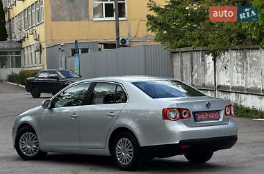 Седан Volkswagen Jetta 2009 в 