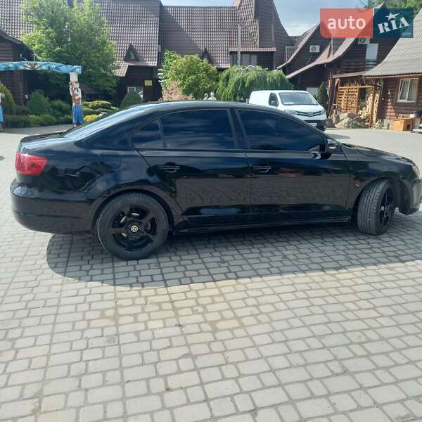 Седан Volkswagen Jetta 2012 в Борщеві