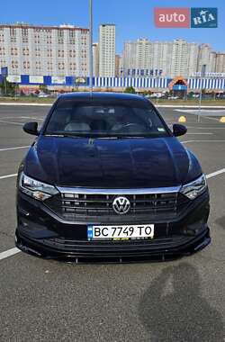 Седан Volkswagen Jetta 2018 в 