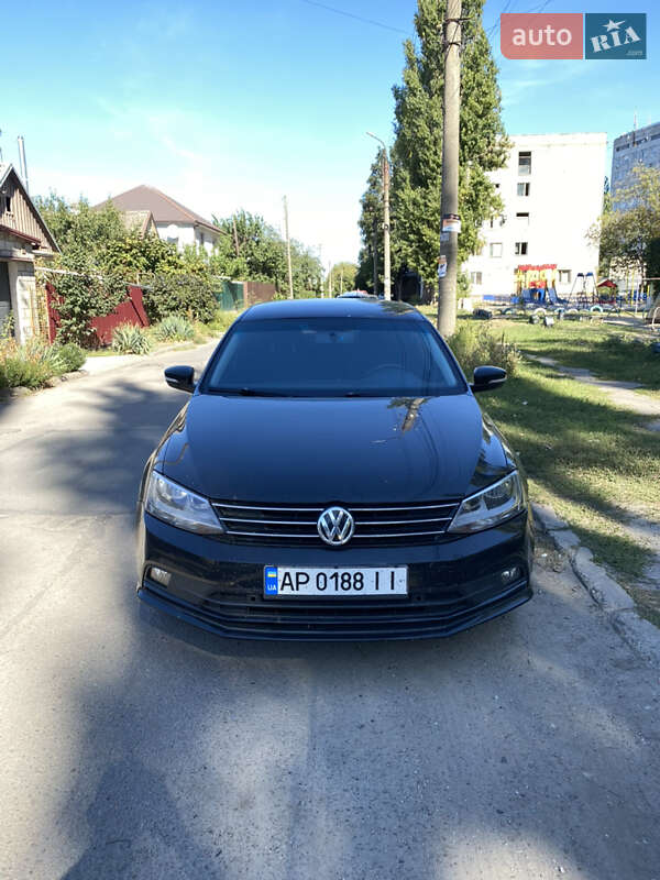 Седан Volkswagen Jetta 2012 в 