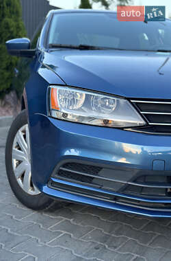 Седан Volkswagen Jetta 2015 в 