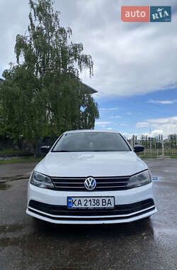 Седан Volkswagen Jetta 2015 в 