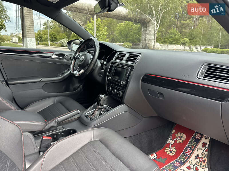Седан Volkswagen Jetta 2017 в Харькове