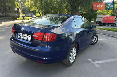 Седан Volkswagen Jetta 2012 в 