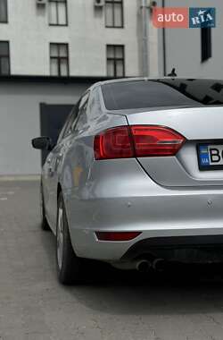 Седан Volkswagen Jetta 2014 в 