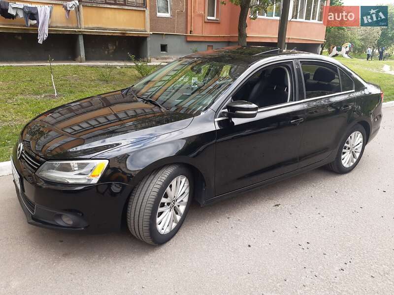 Седан Volkswagen Jetta 2012 в 