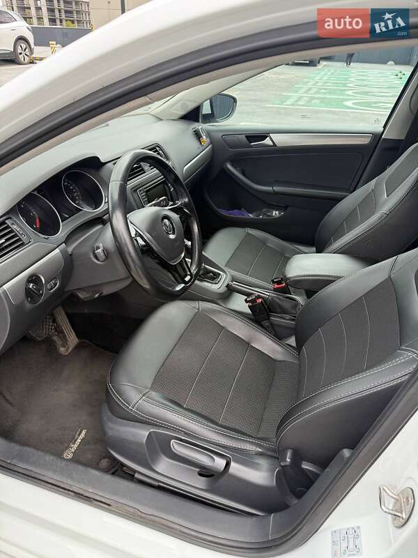 Седан Volkswagen Jetta 2016 в Києві