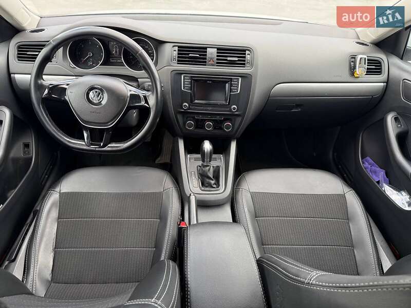 Седан Volkswagen Jetta 2016 в Києві