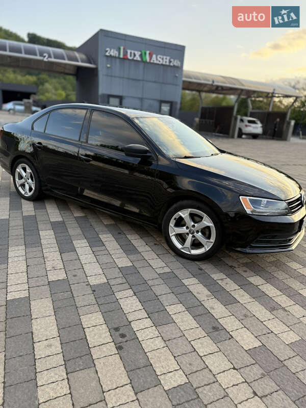Седан Volkswagen Jetta 2016 в 