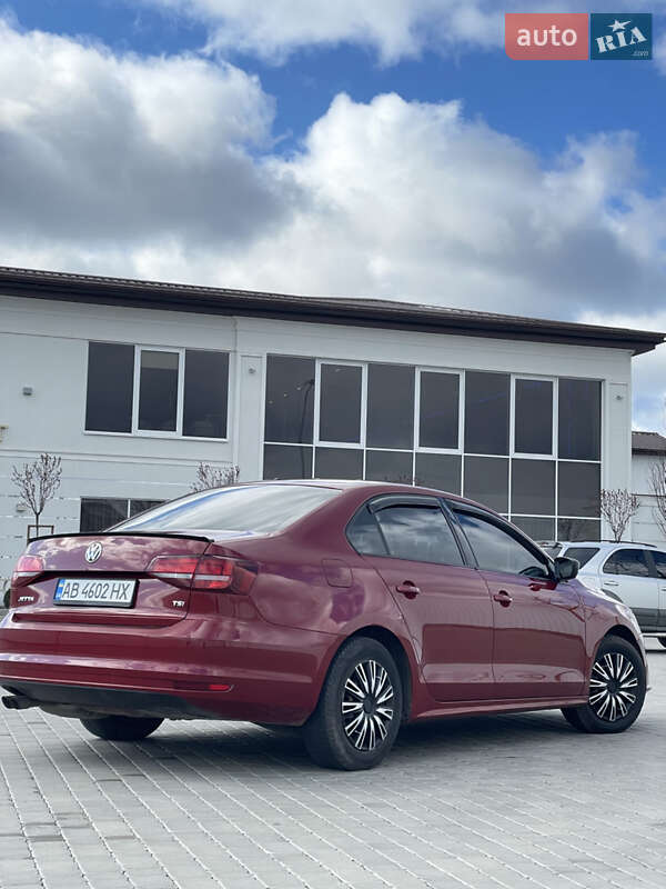 Седан Volkswagen Jetta 2015 в Гайсине