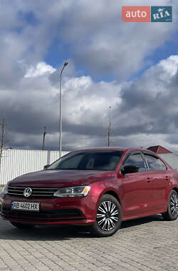 Седан Volkswagen Jetta 2015 в 