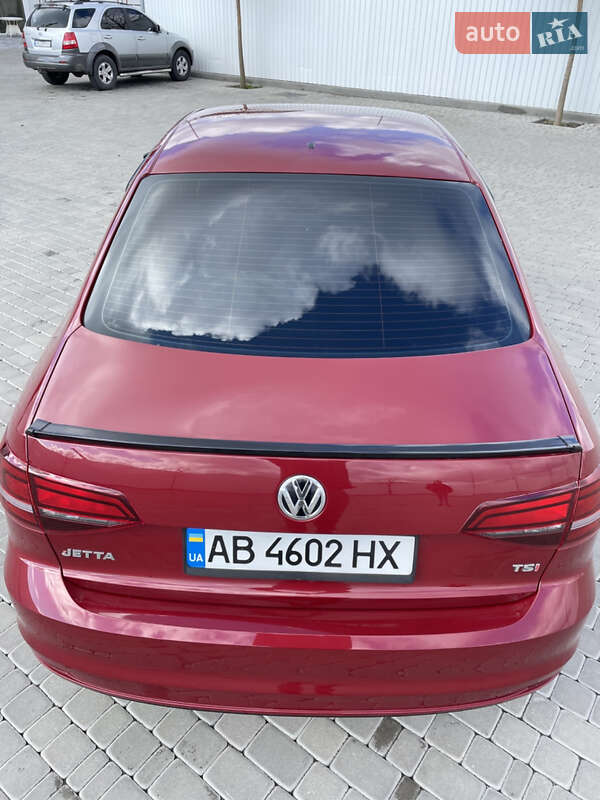 Седан Volkswagen Jetta 2015 в Гайсине