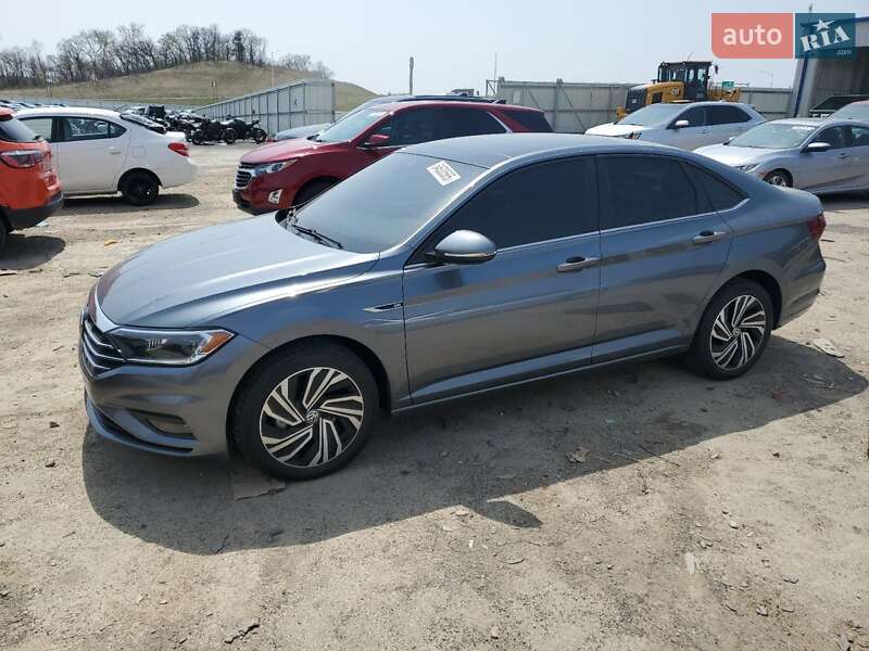 Седан Volkswagen Jetta 2021 в 