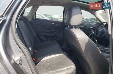 Седан Volkswagen Jetta 2021 в 