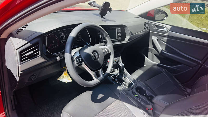 Седан Volkswagen Jetta 2019 в Николаеве