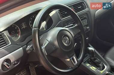 Седан Volkswagen Jetta 2013 в 
