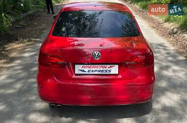 Седан Volkswagen Jetta 2013 в 