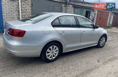 Седан Volkswagen Jetta 2014 в 